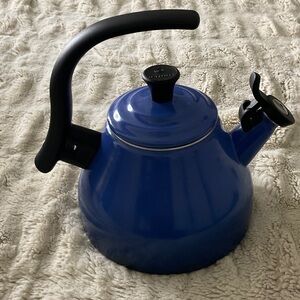 Le Creuset Whistling Kettle